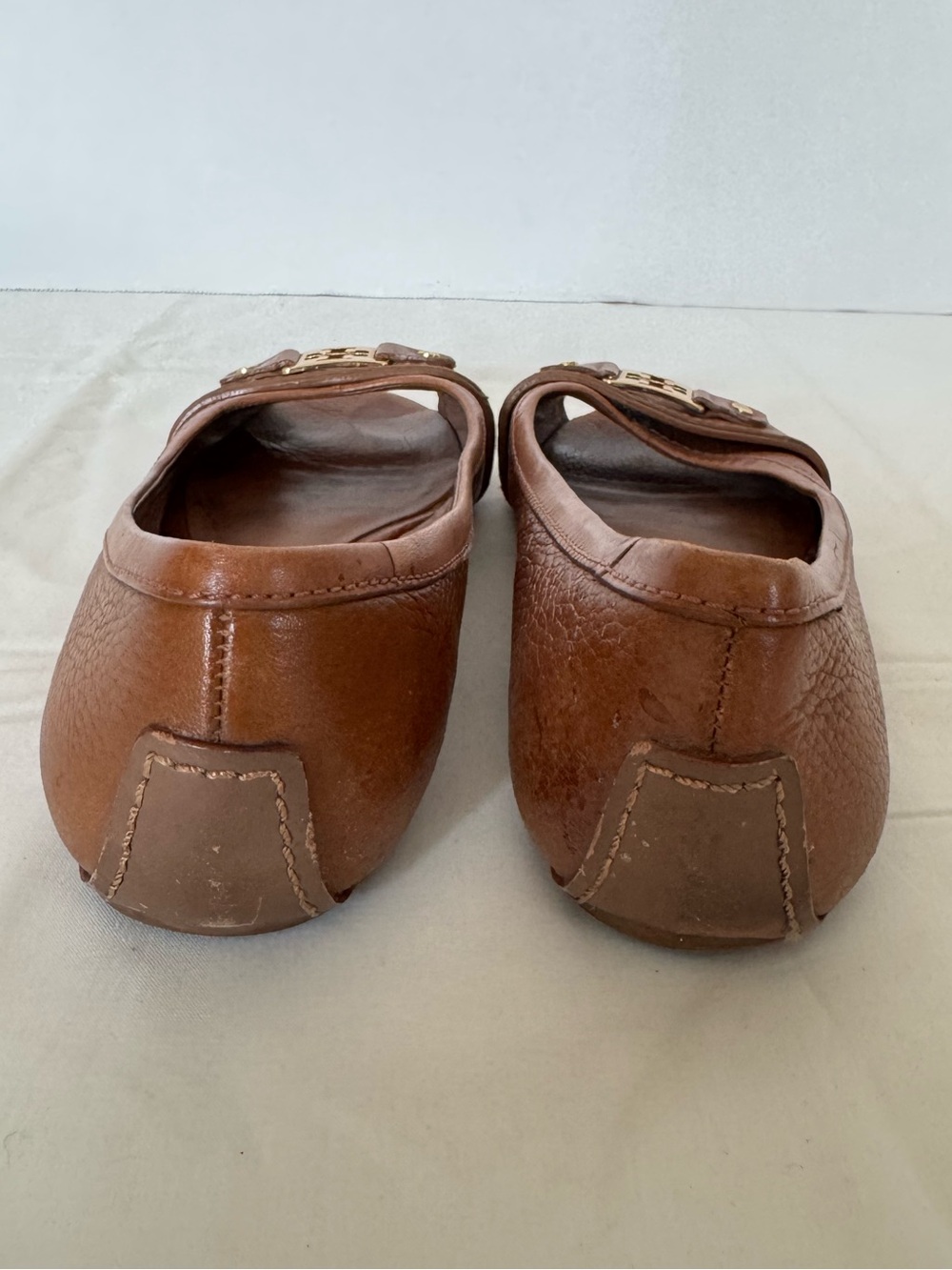 Tory Burch Cognac Leather Peep-Toe Flats with Gold Logo Size 8.5M - Picture 7 of 12